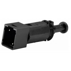 Датчик-Включатель стоп сигнала 1.4. 1.6 Логан до 2010 года