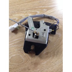 Фиксатор замка багажника Авео