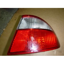 Фонарь задний правый внутренний в крышку багажника