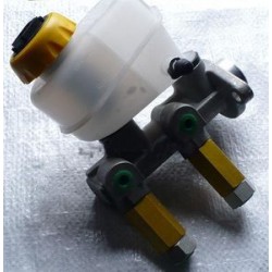 Цилиндр главный тормозной в сборе БЕЗ вакуума с бачком ланос GM Корея (ориг)